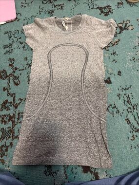 Women’s lululemon swiftly tech t shirt